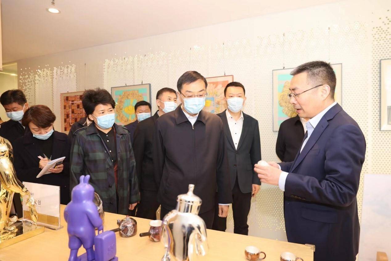 百镒金业频频跨界签约<strong></p>
<p>贵金属签约开户</strong>，聚力打造“文化济南”金标杆