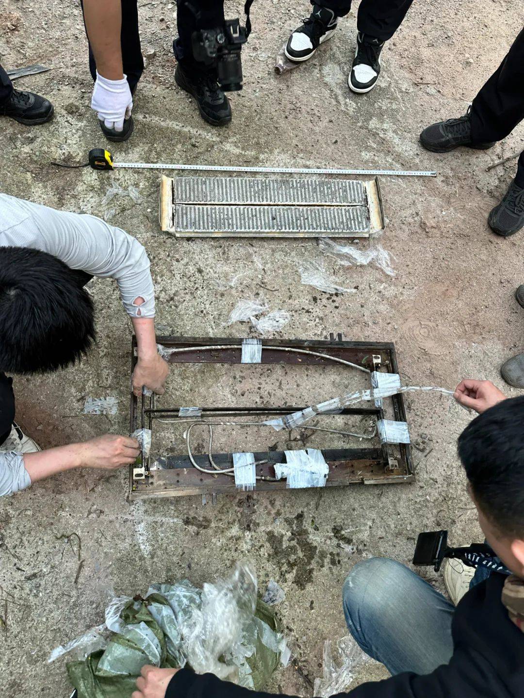 “点金成石”<strong></p>
<p>重庆万融贵金属</strong>， 重庆警方破获特大贵金属盗窃案