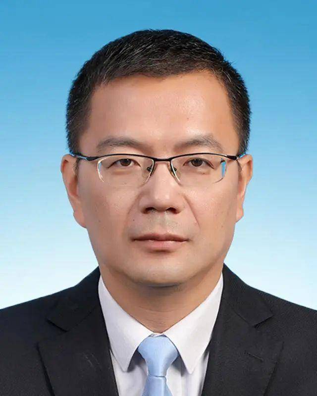 75后的他履新重庆<strong></p>
<p>贵金属交易结算时间</strong>，曾在福建工作
