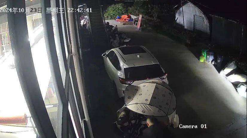 “我车被偷了<strong></p>
<p>深圳聚盈贵金属</strong>，车上有块毒猪肉！”男子深夜报警，结局大反转