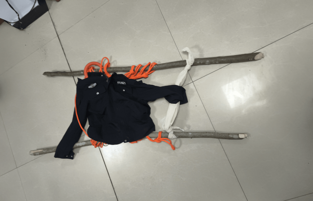 警服做的担架？网友直呼：安全又温暖<strong></p>
<p>贵金属含量</strong>！
