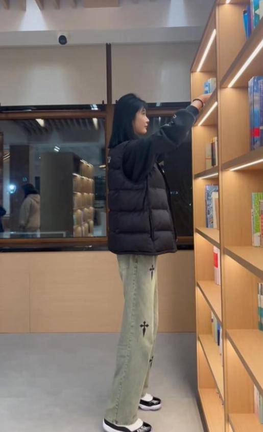女孩身高2米26貌美如花<strong></p>
<p>融祥贵金属诈骗</strong>，妈妈天天发愁：白长这么漂亮，没人敢追