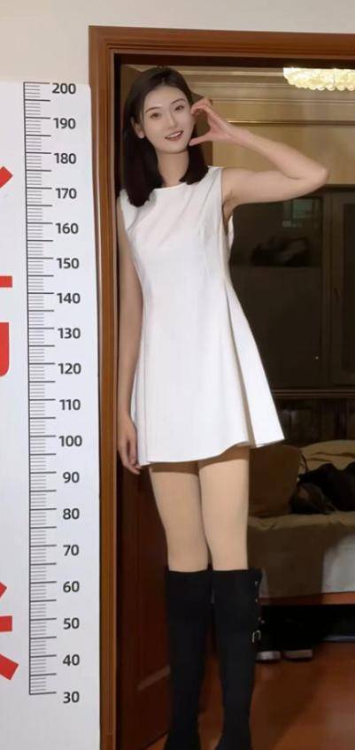 女孩身高2米26貌美如花<strong></p>
<p>融祥贵金属诈骗</strong>，妈妈天天发愁：白长这么漂亮，没人敢追