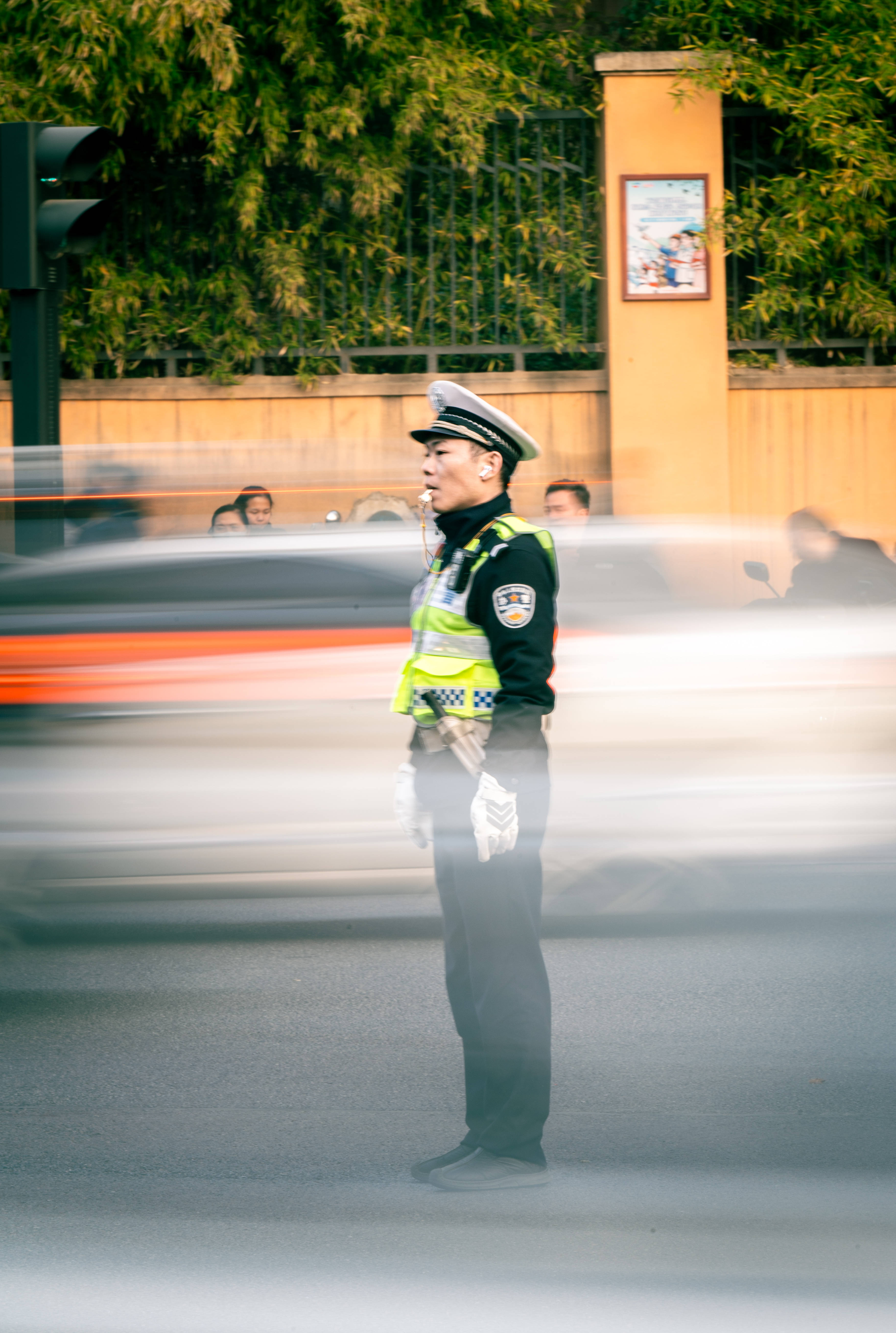 “原来你这么棒啊！”长沙协警执完勤被妻子宠溺“摸脸杀”<strong></p>
<p>贵金属是不是货币</strong>，摄影师拍下幸福一刻