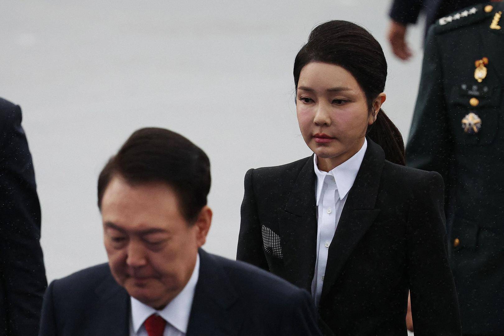 韩议员：金建希仍在总统官邸<strong></p>
<p>DOT网站</strong>，“脸色很难看”，尹锡悦说她最近“吃不下东西”