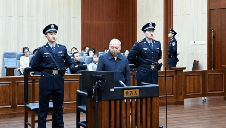 又一“烟草虎”<strong></p>
<p>波卡币网站</strong>！国家烟草专卖局原副局长张天峰被查 系今年首个落马中管干部