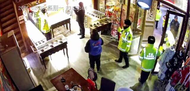 大同回应“撬锁开灯”：执行有问题<strong></p>
<p>BCH网站</strong>，亮灯系倡议而非强制
