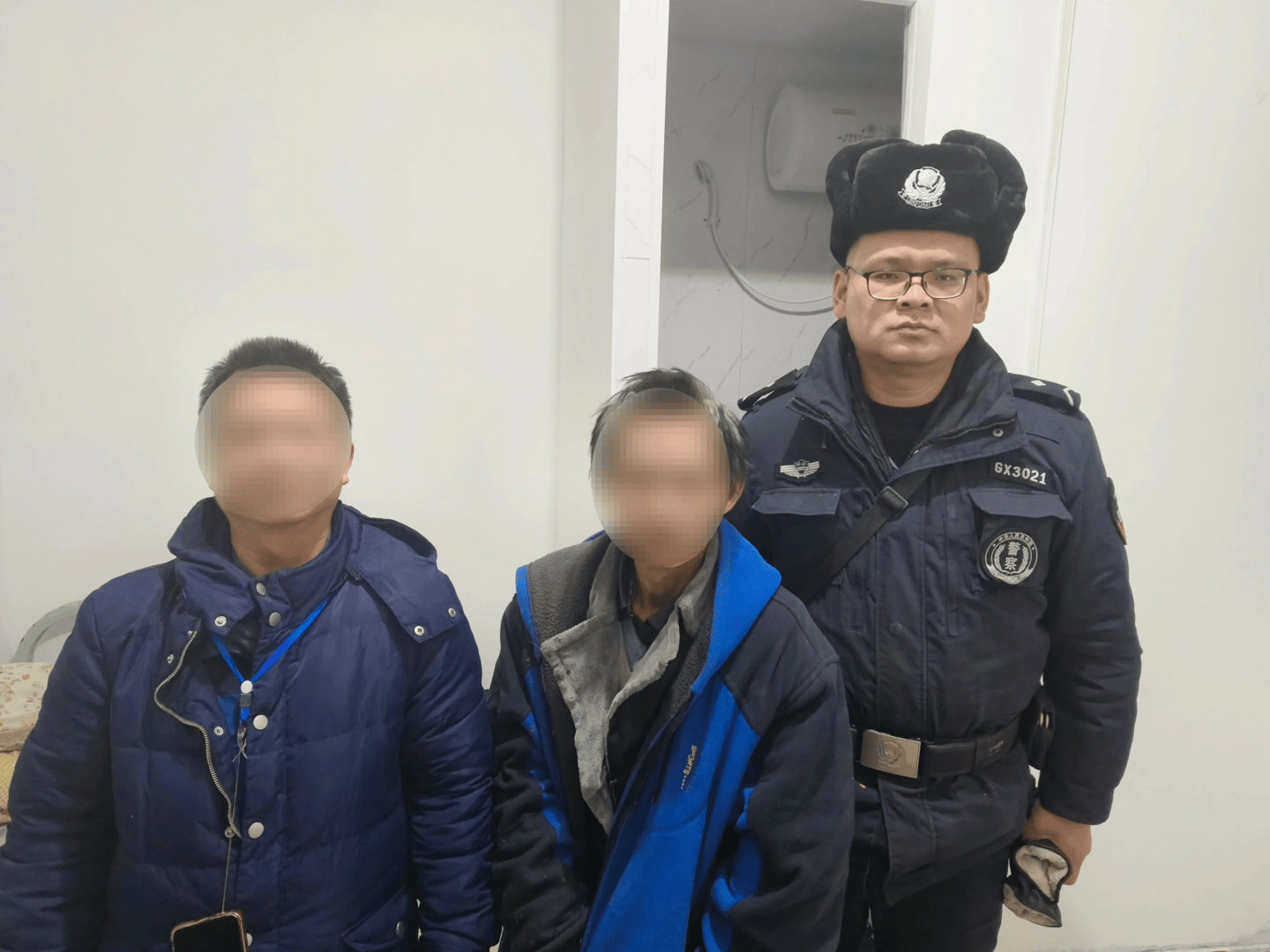 男子失联17年流落乌鲁木齐打工生病<strong></p>
<p>LTC网站</strong>，警方相助帮他找到亲人！弟弟：我们一直在找他