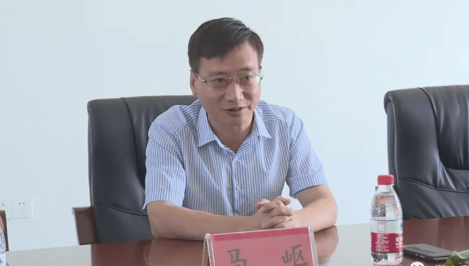 副县长拉拢6名公职人员<strong></p>
<p>OKExAPP下载</strong>，组建“七兄弟吃喝圈”，长期接受打牌掼蛋等“保姆式”服务