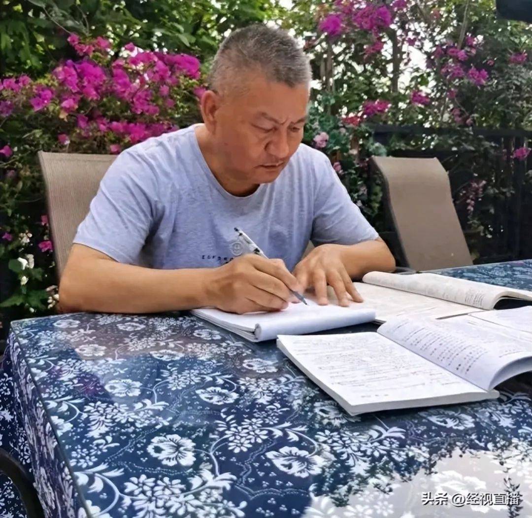 58岁梁实备战第29次高考<strong></p>
<p>以太坊APP下载</strong>，谈多次落榜：31岁已赚100万，也许用光前半生运气