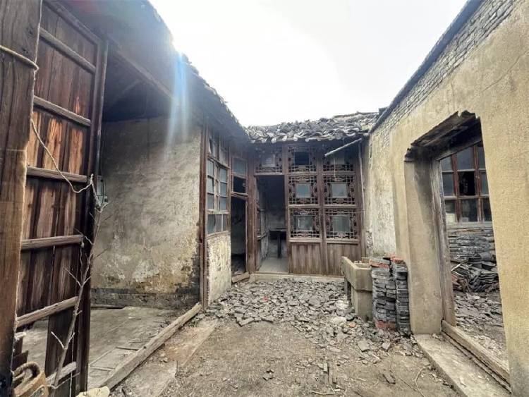 扬州一清代文物合院618元起拍<strong></p>
<p>波卡币APP下载</strong>，此前已流拍两次
