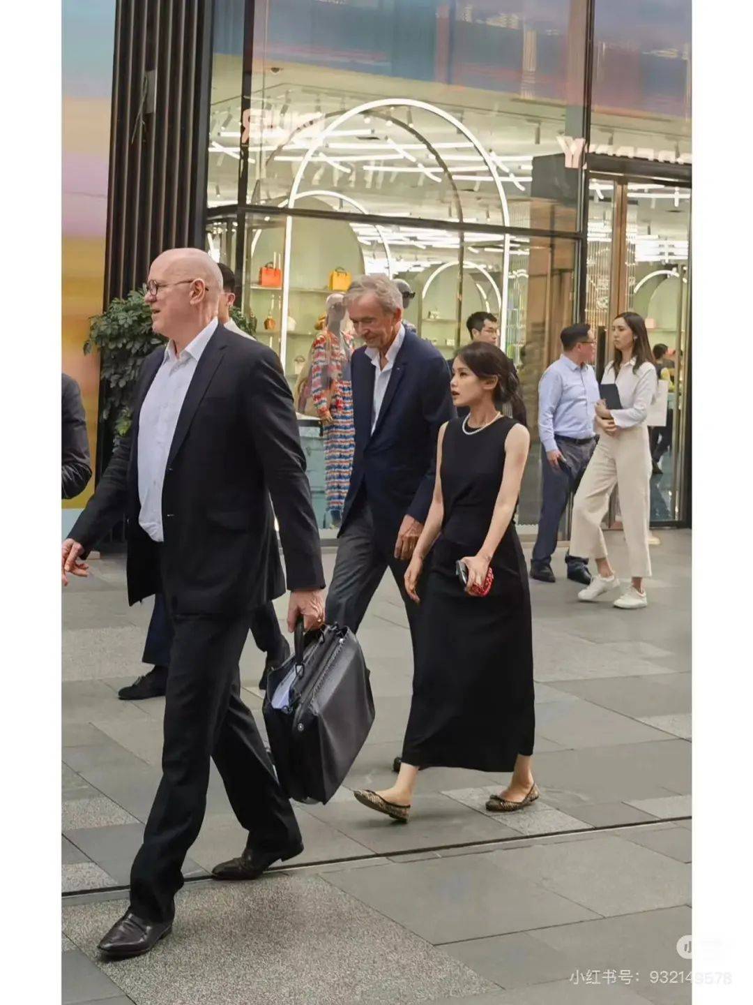 这个“女掌门”获晋升<strong></p>
<p>BCHAPP下载</strong>！她曾因陪同LVMH老板太古里巡店走红