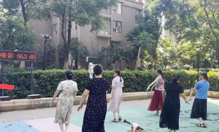 武汉一小区现“广场舞降噪神器” 生产商：产品售价3万<strong></p>
<p>波卡币行情</strong>，能将声波集中在目标区域