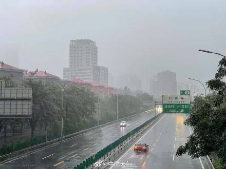 北京七区已现暴雨或大暴雨 早高峰城区及北部地区仍有明显降雨 注意出行安全<strong></p>
<p>币安币行情</strong>！