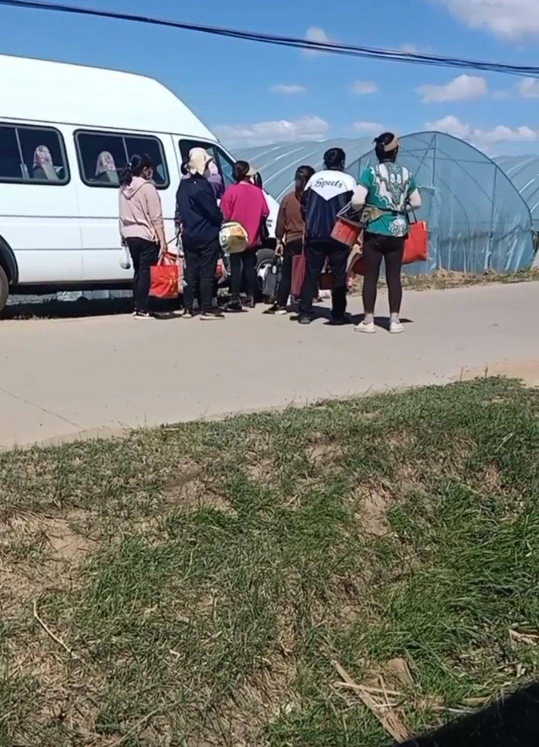 大同失联客车女司机亲属发声：她40多岁有一儿一女<strong></p>
<p>币安币行情</strong>，村民凌晨四点会坐她的车去干活