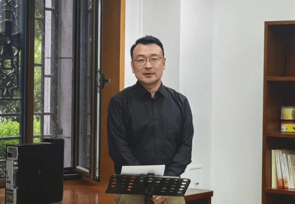 杨光已任陕西省委组织部副部长、省委编办主任<strong></p>
<p>币安价格</strong>，此前在财政部工作