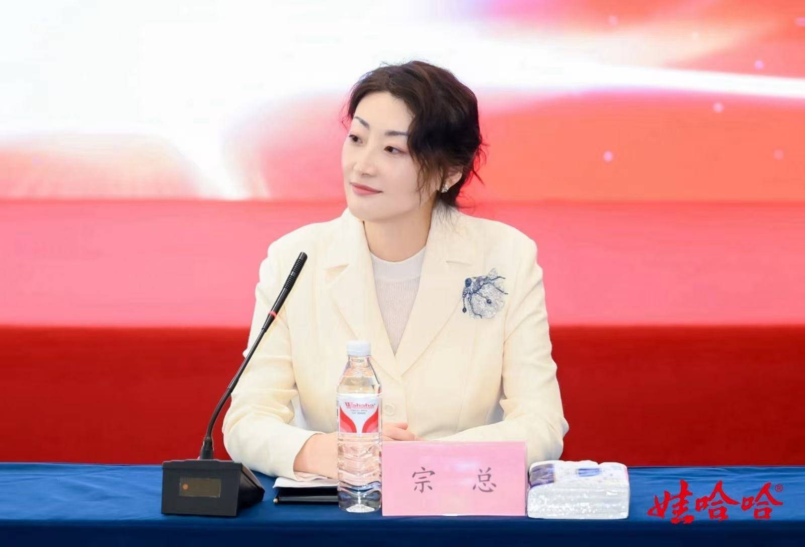 商业头条No.89 | 专访宗馥莉：做一个“追赶者”<strong></p>
<p>抹茶价格</strong>，不急于证明自己