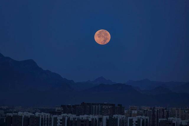 刷屏朋友圈<strong></p>
<p>以太坊价格</strong>！“红月亮”高清大图来了