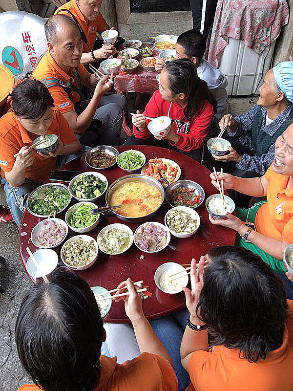 那个让老师骄傲的“调皮”班级！30年同学聚会<strong></p>
<p>数字货币交易官网</strong>，还伴有一封来自贵州的感谢信