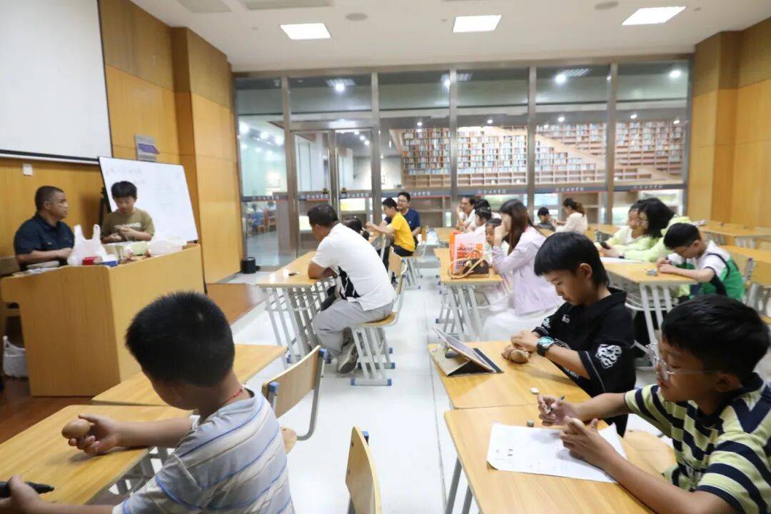 金坛图书馆国庆中秋活动精彩回顾 | 举国同欢庆<strong></p>
<p>数字货币交易官网</strong>，月满聚中秋