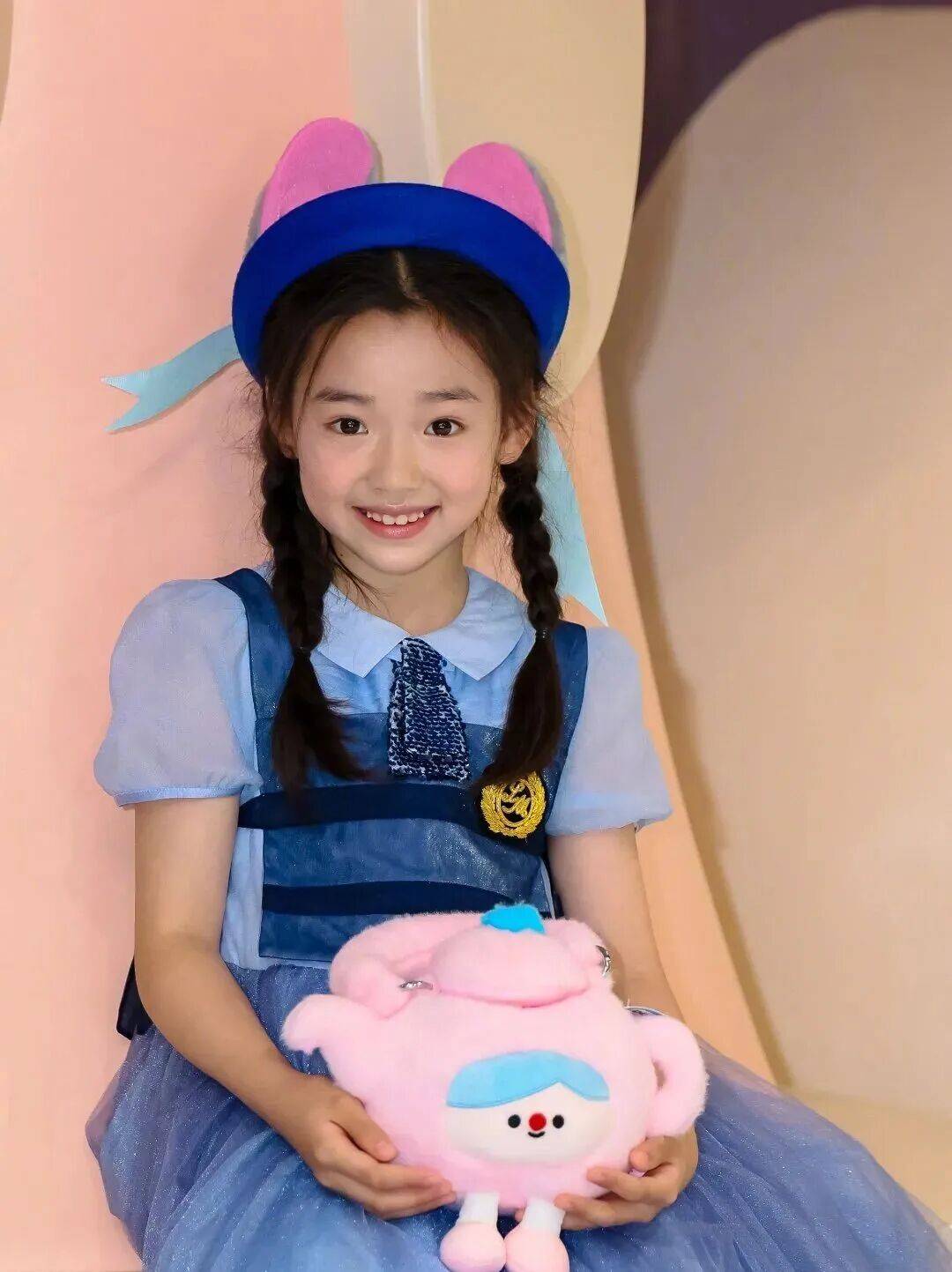 9岁小酒窝<strong></p>
<p>数字货币交易官网</strong>，大大方方成顶流