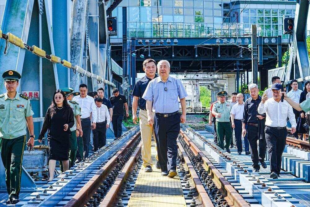 70年前<strong></p>
<p>数字货币交易网站</strong>，钱学森经罗湖口岸归国！武警广东总队深圳第二支队开展纪念活动