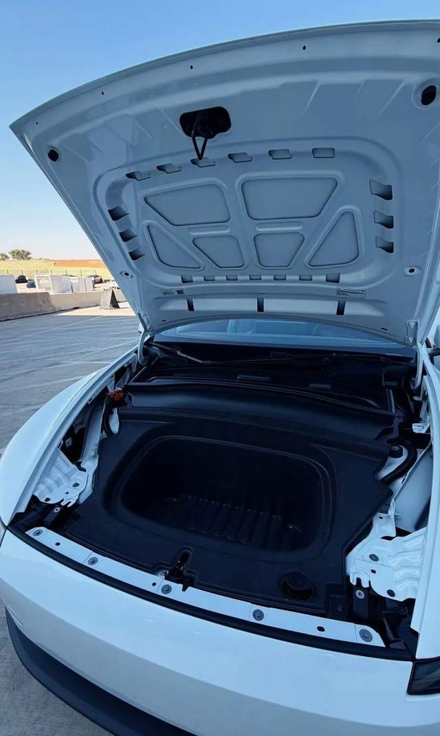 将特斯拉砍成“铁皮房”的<strong></p>
<p>数字货币交易所投资</strong>，是马斯克新的万亿对赌协议