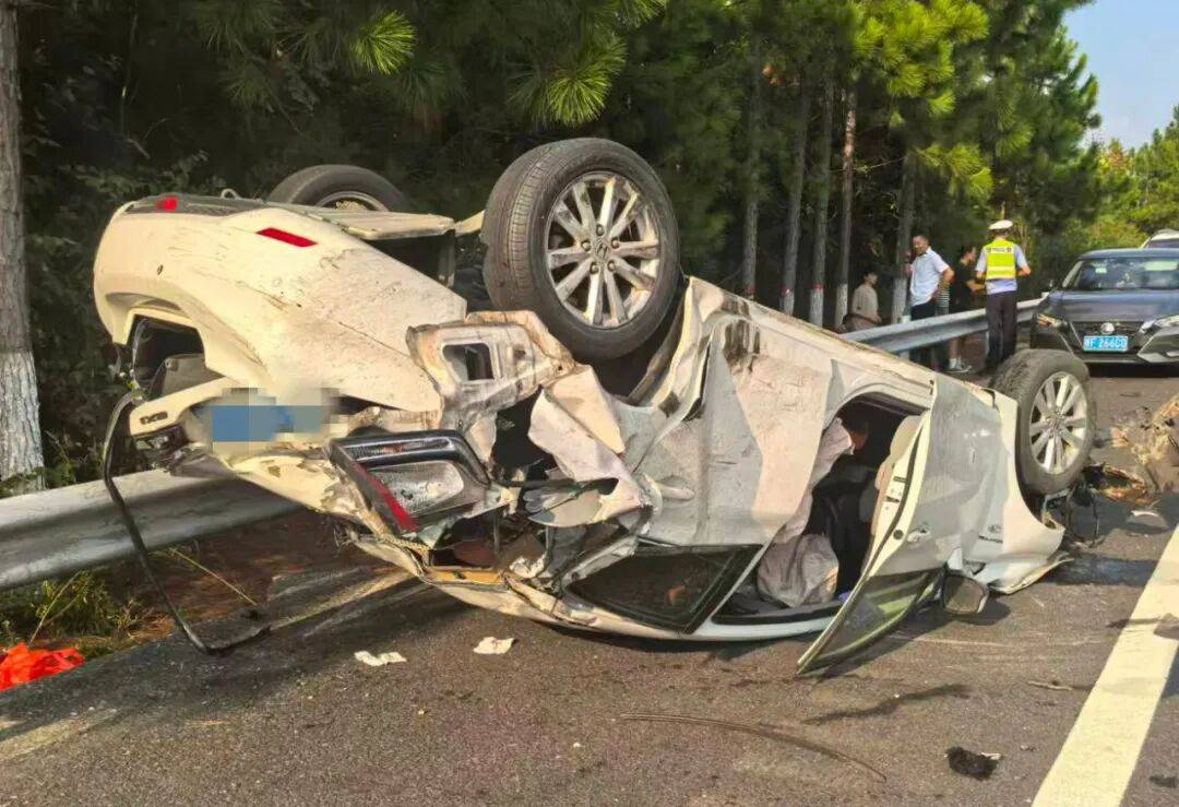 “我撒谎天打雷劈！”男子高速突然强行变道致翻车<strong></p>
<p>数字货币交易所投资</strong>，反诬赖对方