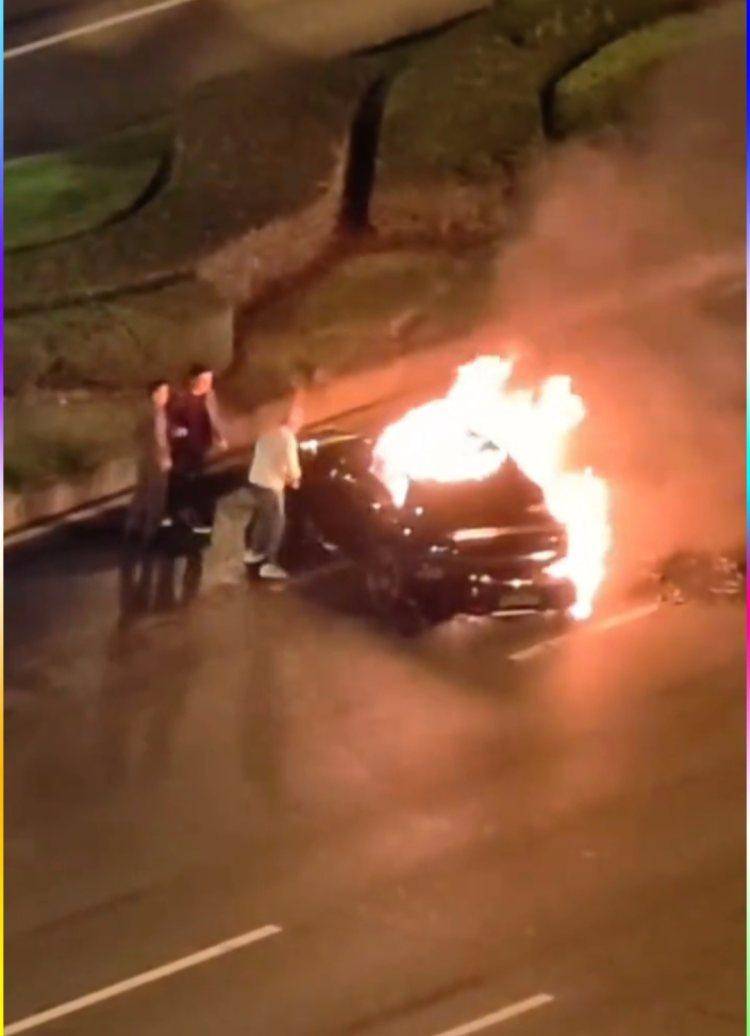 成都发生一起严重交通事故<strong></p>
<p>数字货币交易APP下载</strong>，上游新闻实地探访：燃烧留下的印记仍在