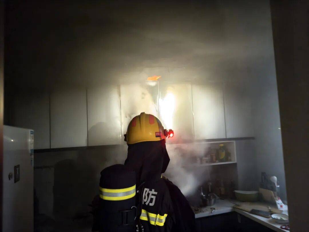 以案为鉴 | 家中起火前<strong></p>
<p>数字货币app</strong>，他们都曾接到一通电话……