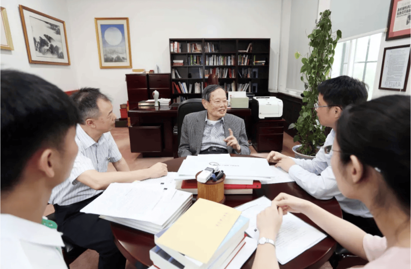 杨振宁为什么连续32年担任东莞理工学院名誉校长<strong></p>
<p>数字货币官网</strong>？