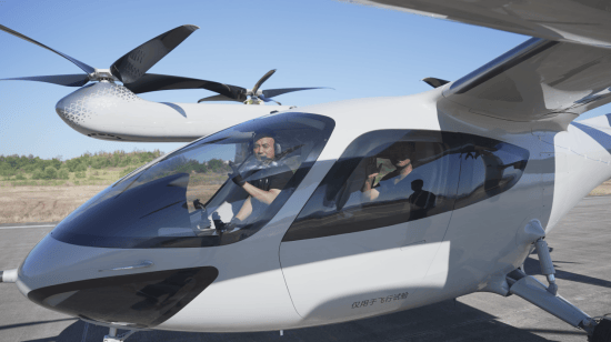 创始人同乘！时的科技完成全球首个吨级eVTOL载多人飞行试验