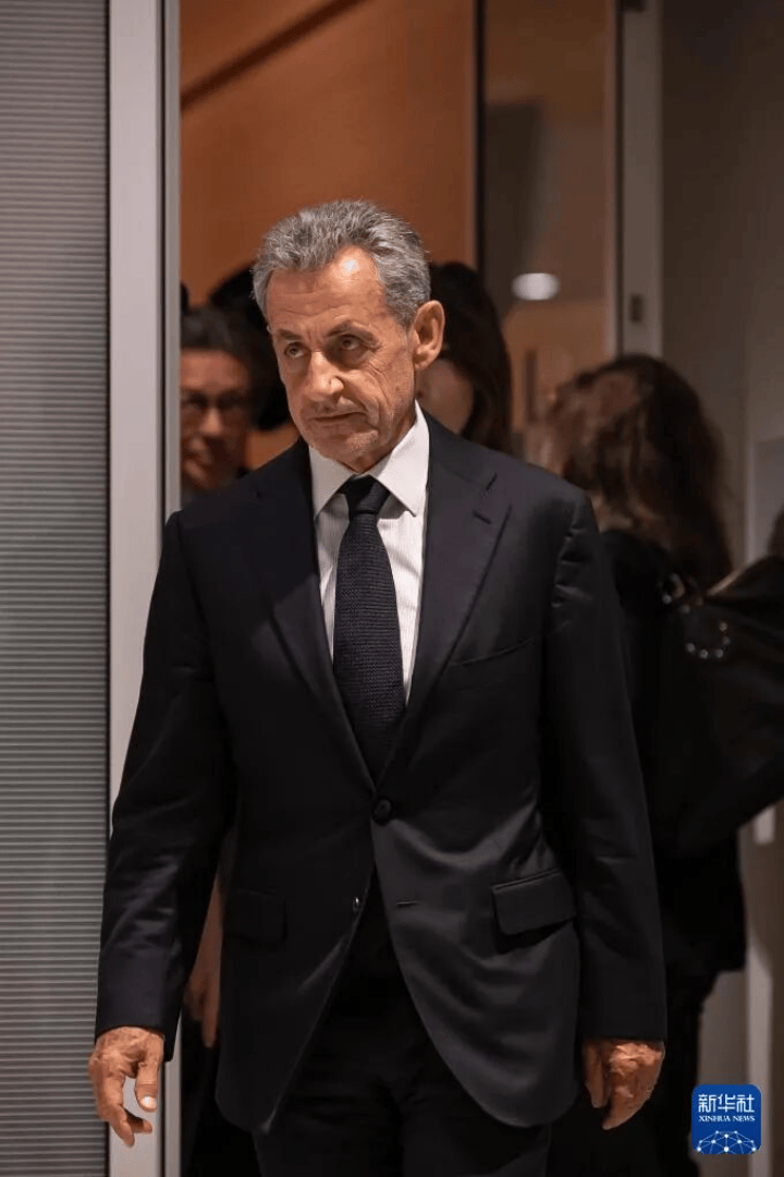 70岁法国前总统萨科齐的“坐牢style”：入狱前密会马克龙<strong></p>
<p>数字货币APP下载</strong>，入狱后开始写书