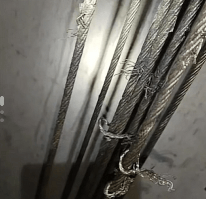 呼和浩特一小区23部电梯钢绳遭破坏<strong></p>
<p>数字货币APP下载</strong>，两人被刑拘！正抢修