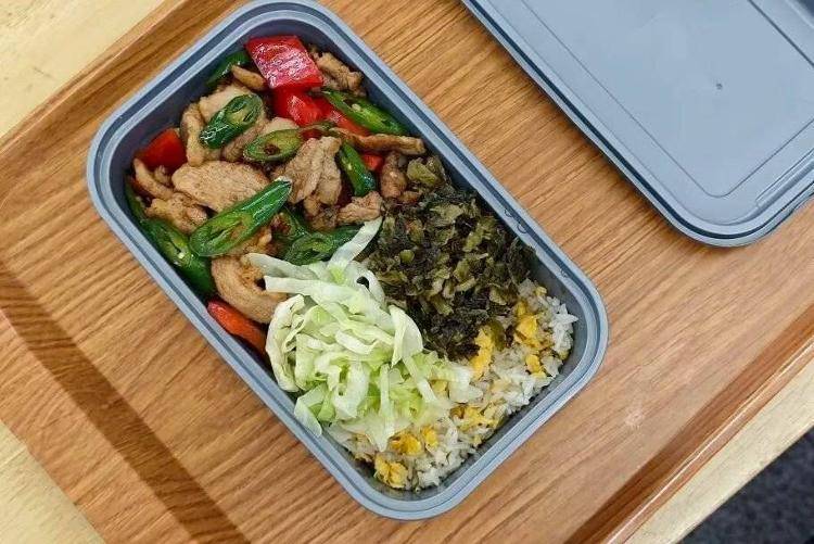 国铁成都局推出17元高铁盒饭：门店现炒<strong></p>
<p>数字货币交易平台</strong>，送餐到座