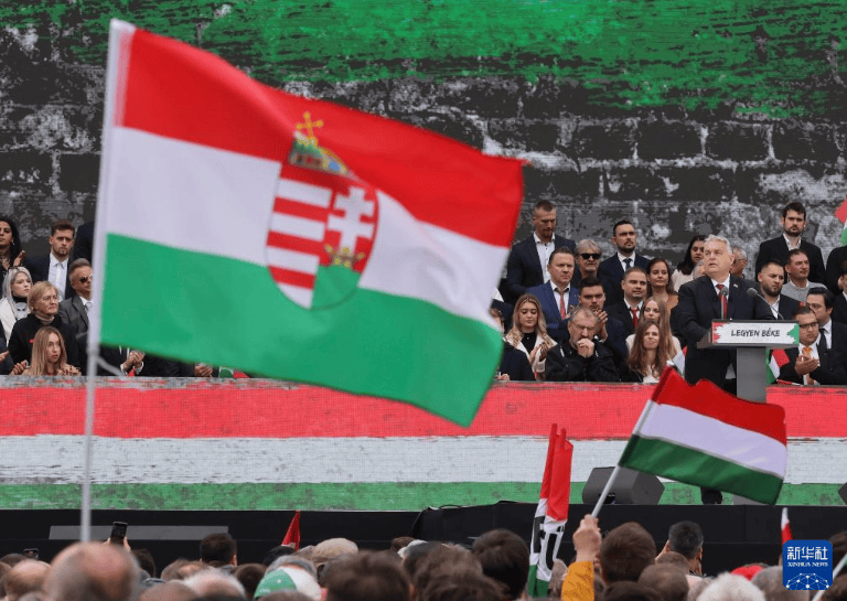 手机报·晚报丨每周一天“无作业日”<strong></p>
<p>数字货币交易平台</strong>，如何实施？神舟二十一号，近日择机发射！