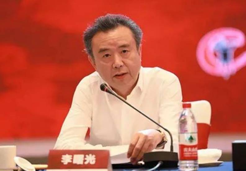 五粮液原董事长李曙光被“双开”：贪婪腐化<strong></p>
<p>数字货币行情</strong>，为他人在获取酒类经销权等方面谋取利益