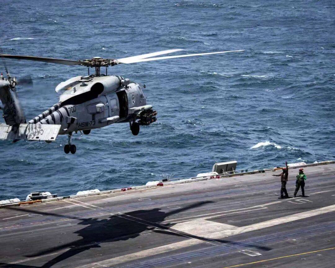 美海军在南海连摔两架飞机<strong></p>
<p>BITOP</strong>，因电磁攻击？中国军号发文