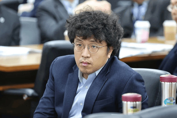 公安机关对“台独”顽固分子沈伯洋立案侦查，赖岳谦：这只是个开始