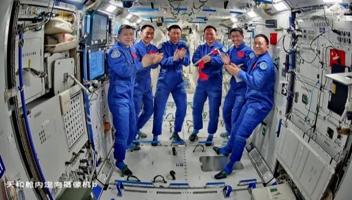 疑似遭空间微小碎片撞击<strong></p>
<p>华泰证券</strong>，神舟二十号返回任务将推迟进行