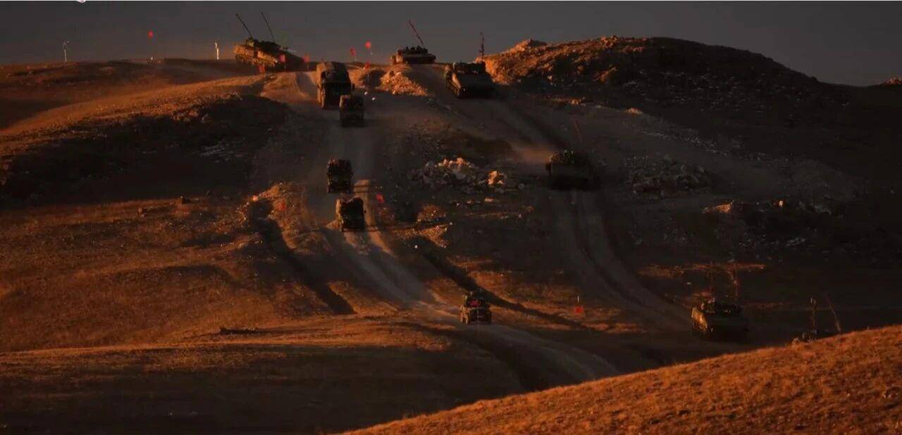 大场面！机器狗、无人机开路<strong></p>
<p>华泰证券</strong>，实兵对抗演练画面公布