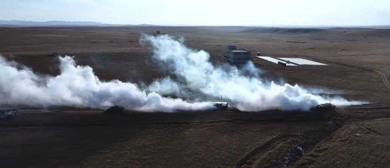 大场面！机器狗、无人机开路<strong></p>
<p>华泰证券</strong>，实兵对抗演练画面公布