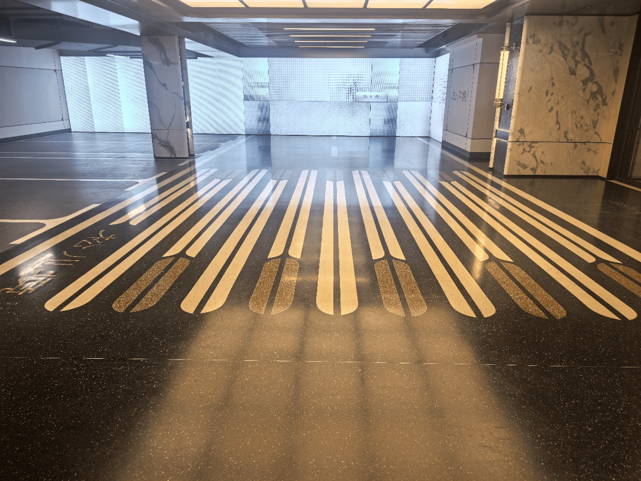 杭州不少小区地下车库的地面已破旧不堪<strong></p>
<p>华泰证券</strong>，翻新要多少钱？