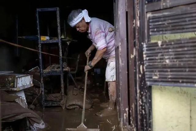 中方为什么要援助菲律宾<strong></p>
<p>天门有几家证券公司</strong>，都援助了谁？