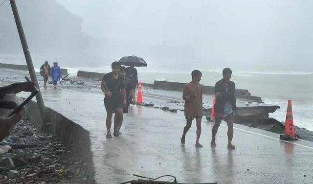 中方为什么要援助菲律宾<strong></p>
<p>天门有几家证券公司</strong>，都援助了谁？