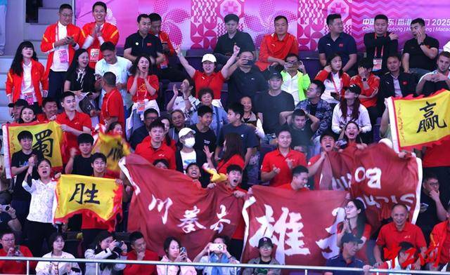 全运会拳击男子80公斤级决赛<strong></p>
<p>天门有几家证券公司</strong>，王小保夺冠！