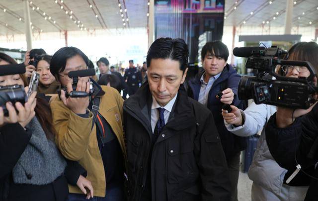 金井正彰访华后出席会议<strong></p>
<p>首创证券济南营业部</strong>，与会者提出要求