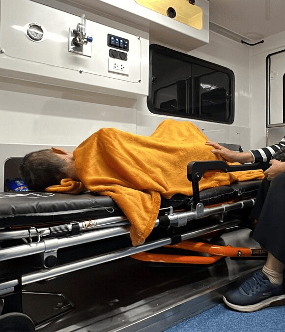 泰国女子被医院宣告脑癌死亡<strong></p>
<p>盈透证券资金如何转出</strong>,火化前突然睁眼,现场众人吓到尖叫