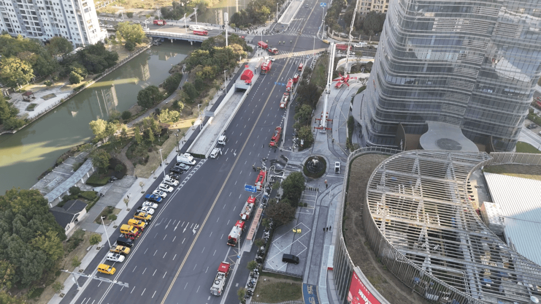 直击339米温州第一高楼“灭火救援现场”<strong></p>
<p>华林证券融资融券版app</strong>，多部门紧急联动“以练促战”！