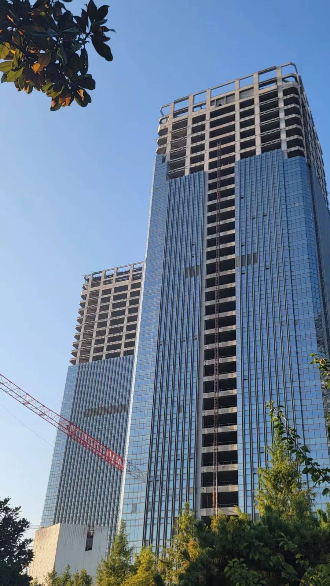 西安地标“双子塔”荒芜十年<strong></p>
<p>长江证券王世平简介</strong>，7.48亿起拍